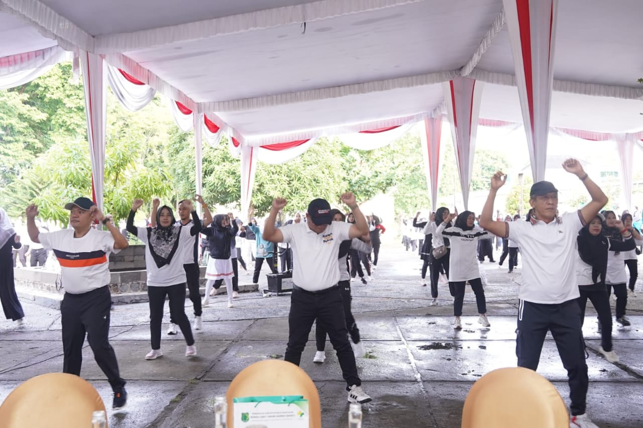 Senam bersama dalam rangka HUT RSUD Sekayu, Jumat (22/11/2024). Foto: Kominfo Muba.