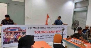 Para nasabah PT Pos Air Sugihan OKI mendatangi kantor pusat PT Pos di Palembang, Selasa (19/11/2024). Foto: Sumselheadline/Ela.