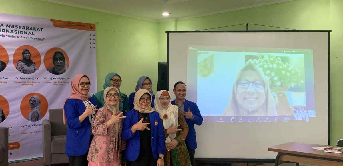 Prodi Manajemen S1 Universitas Bina Darma melakukan kegiatan Pengabdian masyarakat kolaboratif Internasional dengan Universitas Islam Bandung dan INTI I Internasional Malaysia. Kegiatan ini berlangsung di Provinsi Jawa Barat.