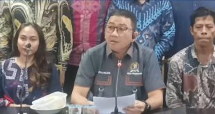 Syaiful Padil, anggota DPRD Palembang, yang memediasi perselisihan antara dokter Tata dan penemu Hp-nya, Herman., Jumat (27/12/2024). Foto: screenshot IG Syiafulpadli.