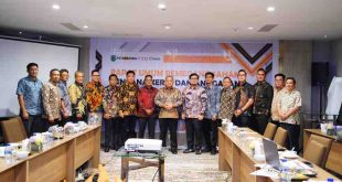 PJ Bupati Muba, Sandi Fahlepi hadir dalam Rapat Umum Pemegang Saham Luar Biasa (RUPS-LB) Rencana Kerja dan Anggaran (RKA) PT Petro Muba (Perseroda) Tahun Buku 2025, Senin (30/12/2024). Foto: Kominfo Muba.
