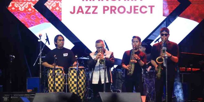 Salah satu pertunjukkan jazz saat pembukaan festival jazz di BKB Palembang, Sabtu (30/11/2024) malam. Foto: Humas Pemprov Sumsel.