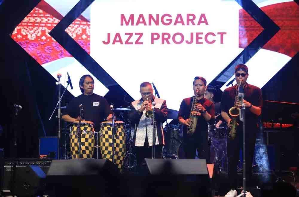 Salah satu pertunjukkan jazz saat pembukaan festival jazz di BKB Palembang, Sabtu (30/11/2024) malam. Foto: Humas Pemprov Sumsel.