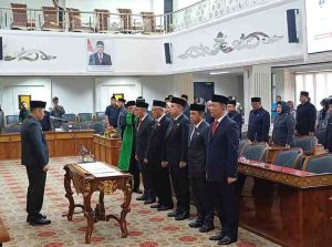 Penjabat Walikota Palembang Cheka Virgowansyah melantiksejumlah pejabat di ruang Parameswara Setda Kota Palembang, Jumat (20/12/2024). Foto: Sumselheadline/Pitria.