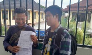 Para korban yang melapor ke Polrestabes Palembang atas penipuan yang dialaminya, Senin (9/12/2024). Foto: Sumselheadline/Ela.