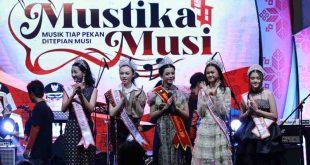 Suasana pembukaan Mustika Musik yang dibuka Pj Waliota Palembang, Cheka Virgowansyah di Tepian Musi, Sabtu (21/12/2024) malam. Foto: Kominfo Palembang.