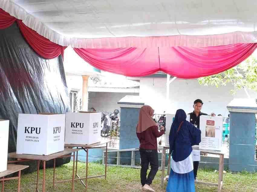 Suasana pencoblosan ulang Pilkada di TPS 15 Sukareme, Palembang, Senin (2/12/2024). Foto: Sumselheadline/Pitria.