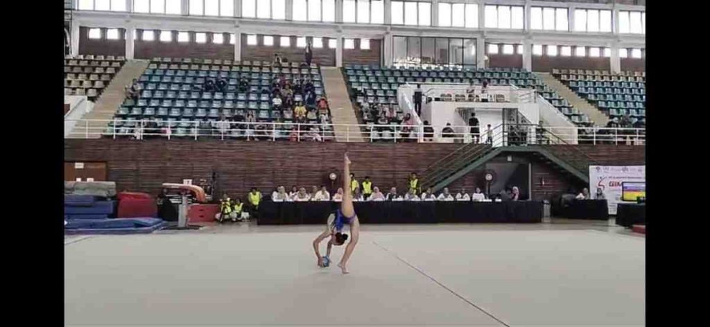 Yeni, pesenam yunipr Muba, saat tam[pil pada Kejuaraan Nasional Junior Gimnastik 2024, yang di selenggarakan oleh PB. Persani Indonesia dari tanggal 10 sampai dengan 14 Desember 2024 bertempat di Gor Raden Inten Buaran Jakarta. Foto: Kominfo Muba.