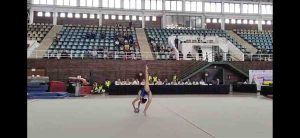 Yeni, pesenam yunipr Muba, saat tam[pil pada Kejuaraan Nasional Junior Gimnastik 2024, yang di selenggarakan oleh PB. Persani Indonesia dari tanggal 10 sampai dengan 14 Desember 2024 bertempat di Gor Raden Inten Buaran Jakarta. Foto: Kominfo Muba.
