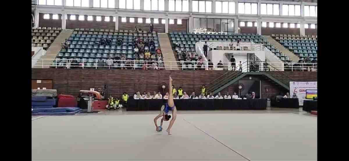 Yeni, pesenam yunipr Muba, saat tam[pil pada Kejuaraan Nasional Junior Gimnastik 2024, yang di selenggarakan oleh PB. Persani Indonesia dari tanggal 10 sampai dengan 14 Desember 2024 bertempat di Gor Raden Inten Buaran Jakarta. Foto: Kominfo Muba.