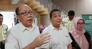 Wakil Dekan I Bidang Akademik FK Unsri Prof Dr Irfannuddin saat memberikan penjelasan pada wartawan, Selasa (17/12/2024). Foto: Sumselheadline/Ela.