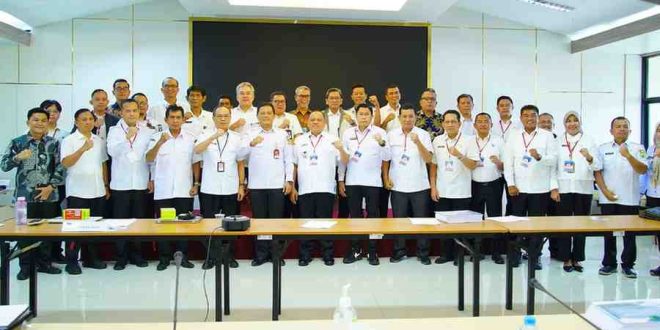 Pj Bupati Musi Banyuasin H Sandi Fahlepi mengikuti Penilaian Evaluasi Kinerja Penjabat Kepala Daerah Triwulan III Bulan Desember Tahun 2024 dan Januari Tahun 2025, di Kantor Inspektorat Jenderal Kementerian Dalam Negeri Republik Indonesia, Jakarta Pusat, Rabu (22/1/2025). Foto: Kominfo Muba.