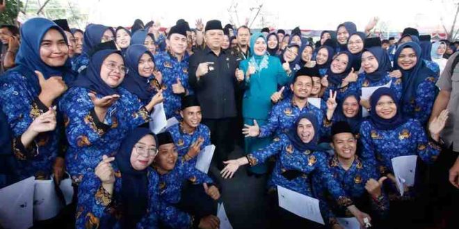 Para honorer bersama Pj Bupati, Sandi Fahlepi. Foto: Dok Kominfo Muba.