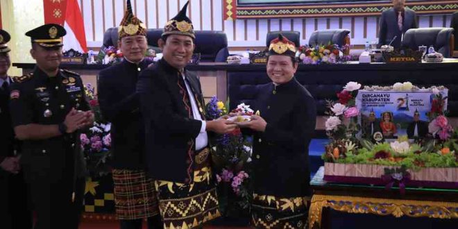 Pj Gubernur Sumsel, Eelen Setiadi saat hadir di HUT OKU Selatan, Kamis (16/1/2025). Foto: Humas Pemprov Sumsel.