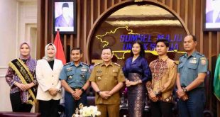 PjGubernur Sumsel, Eelen Setiadi menerima Danlanal Palembang didampingi perwakilan putra putri maritim yang akan ikut kontes nasional, Senin (20/1/2025). Foto: Humas Pemprov Sumsel.