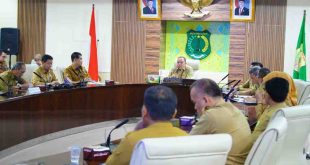 Pj Bupati Muba, Sandi Fahlepi rapat koordinasi dengan sejumlah kepala OPD dan camat se-Muba, Selasa (7/1/2025). Foto: Kominfo Muba.