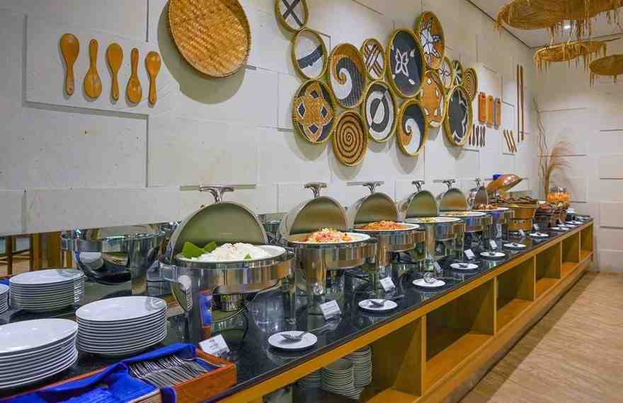 Menu makan sarapan pagi hotel, yang tak jarang banyak berlebih. Inilah yang nantinya akan dibagikan ke waga miskin di Palembang. Foto: IST