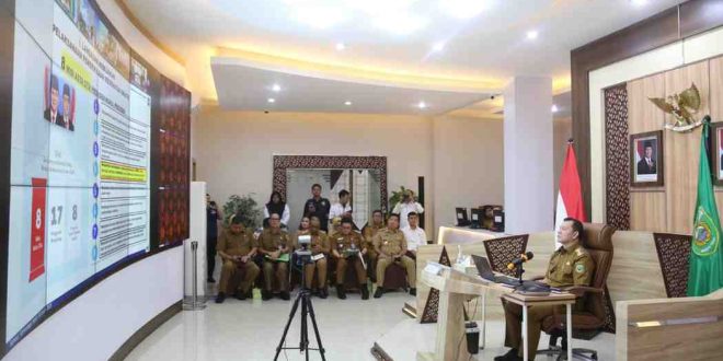 Pj Gubernur Sumsel, Elen Setiadi mengikuti secara virtual rakornas pengendalian inflasi yang dipimpin Mendagri, Titi Karnavian, Senin (20/1/2025). Foto: Humas Pemprov Sumsel.