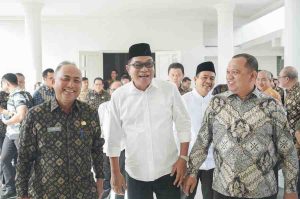 Bupati dan Wakil Bupati terpilih, M Toha dan Kyai Rohman bersam Pj Bupati Muba Sandi Fahlepi dan Sekda Apriyadi, Jumat (31/1/2025). Foto: Kominfo Muba.