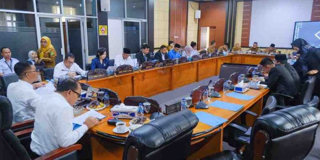 Badan Musyawarah (Banmus) DPRD Kabupaten Musi Banyuasin menggelar rapat membahas jadwal Rapat Paripurna Pidato Bupati Muba masa Jabatan 2025-2030, Senin (3/2/2025). Foto: Kominfo Muba.