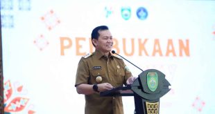 Penjabat Gubernur Sumatera Selatan, Elen Setiadi saat membuka Praktek Kerja Lapangan (PKL) LXIV Politeknik Statistika STIS bertempat di Griya Agung Palembang, Selasa (11/2/2025). Foto: Humas Pemprov Sumsel.