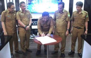 Panandatanganan fakta integritas oleh para pejabat di Dinas Kominfo Muba, Selasa (11/2/2025). Foto: Kominfo Muba.