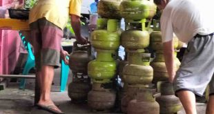 Penjualan gas di salah satu pangkalan di Palembvang. Foto: Dok Sumselheadline.