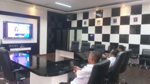 Kepala Dinkominfo Kabupaten Muba, Herryandi Sinulingga bersama jejarannya mengikuti rakor kehumasan yang digelar Kantor Kementerian Kominfo secara virtual, Rabu (26/2/2025). Foto: Kominfo Muba.
