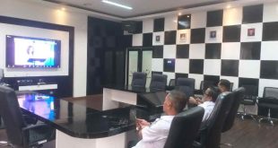 Kepala Dinkominfo Kabupaten Muba, Herryandi Sinulingga bersama jejarannya mengikuti rakor kehumasan yang digelar Kantor Kementerian Kominfo secara virtual, Rabu (26/2/2025). Foto: Kominfo Muba.