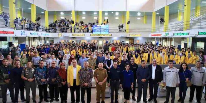 Pj Gubernur Sumsel, Eelen Setiadi dan Presiden Direktur PT. Freeport Indonesia, Tony Wenas jelang memberi kuliah umum tentang pertambangan di Unsri, Inderalaya, Senin (3/2/2025) siang. 