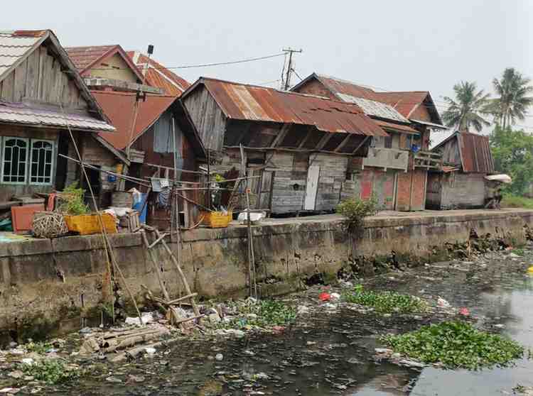 Salah satu kawasan kumuh di Seberang Ulu, Palembang. Foto: Dok Sumselheadline.