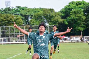 Para pemain KMP Bumara merayakan gol ke kawang PS Palembang, JUmat (14/2/2025).Foto: Sumselheadline/Edi.