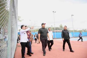 Penjabat Gubernur Sumsel Elen Setiadi mendampingi Menteri Pemuda dan Olahraga (Menpora) Republik Indonesia (RI) Dito Ariotedjo melakukan peninjauan fasilitas olahraga ke Jakabaring Sport City (JSC), Rabu (12/2/2025) pagi. Foto: Humas Pemprov Sumsel.