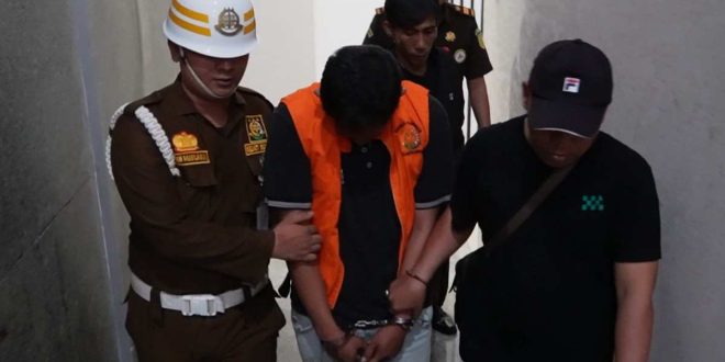 Stefanus Ricard, terpida kasus penganiyaan anak, dibeku tim Kejati Sumsel, setelah sempat buron. Foto: Dok Kejati Sumsel.