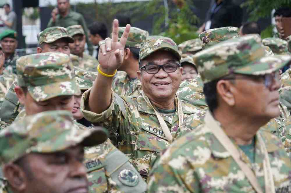 Bupati Muba, HM Toha bersemangat mengikuti retret kepala daerah di Magelang, Jumat (21/2/2025). Foto: Kominfo Muba.