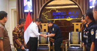 Gubernur Sumsel, Hermen Deru menerima kunjungan Direktur Pengembangan Usaha PT. Kereta Api Indonesia (KAI) Rudi As Aturridha dan jajaran bertempat Ruang Tamu Gubernur, Kamis (6/3/2025). Foto: Humas Pemprov Sumsel.