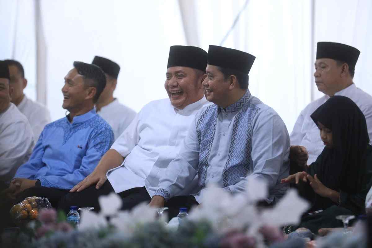 Gubernur Sumsel Herman Deru didampingi Bupati Banyuasin, Askolani saat safari Ramadan di Banyuasin, Kamis (13/3/2025). Foto: Humas Pemprov Sumsel.