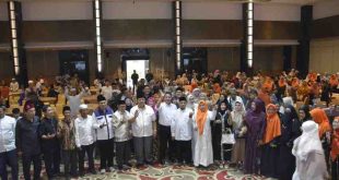 Para alumni sekolah cinta Indonesia Sumsel bersama Gubernur Sumsel, Herman Deru, Senin (24/3/2025). Foto: Dok PKS Sumsel.