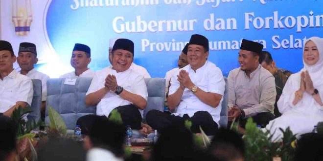 Gubernur Sumsel Herman deru dan Wagub Cik Ujang safari Ramadan ke Kabupaten OKI, Sabtu (8/3/2025). Foto: Humas Pemprov Sumsel.