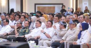 Gubernur Sumsel, Herman deru mendampingi Mentan Dr Ir H Andi Amran Sulaiman rapat koordinasi pertanian di PT Pusri Palembang, Selasa (4/3/2025). Foto: Humas Pemprov Sumsel.