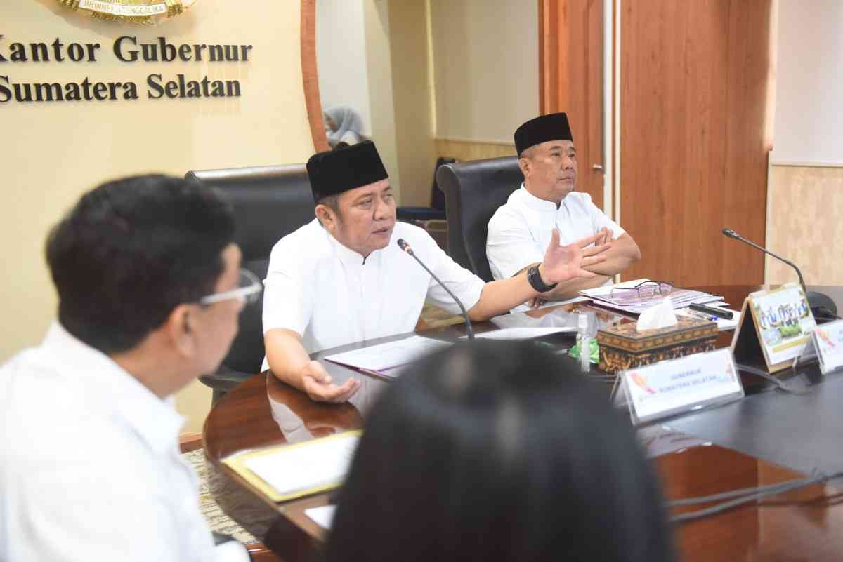 Gubernur Sumsel, Herman Deru saat menerima kunjungan Walikota Pagaralam, Rabu (26/3/2025). Foto: Humas Pemprov Sumsel.