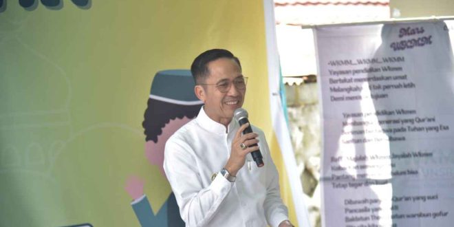 Walikota Palembang, Ratu Dewa meresmikan Rumah Quran Yayasan Wong Kito Mari Mengaji (WKMM) yang terletak di Kelurahan 23 Ilir, Kecamatan Bukit Kecil, Jumat (14/3/2025). Foto: Kominfo Palembang.