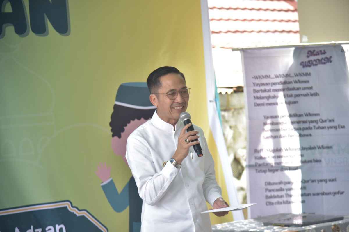 Walikota Palembang, Ratu Dewa meresmikan Rumah Quran Yayasan Wong Kito Mari Mengaji (WKMM) yang terletak di Kelurahan 23 Ilir, Kecamatan Bukit Kecil, Jumat (14/3/2025). Foto: Kominfo Palembang.