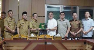 Walikota Palembang, Ratu Dewa berseliaturahim dengan para pimpinan dan anggota DPRD setempat, Senin (3/3/2025). Foto: Kominfo Palembang.
