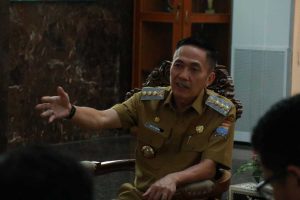 Walikota Palembang, Ratu Dewa saat bertemu pimpinan PLN Palembang, Selasa (25/3/2025). Foto: Kominfo Palembang.