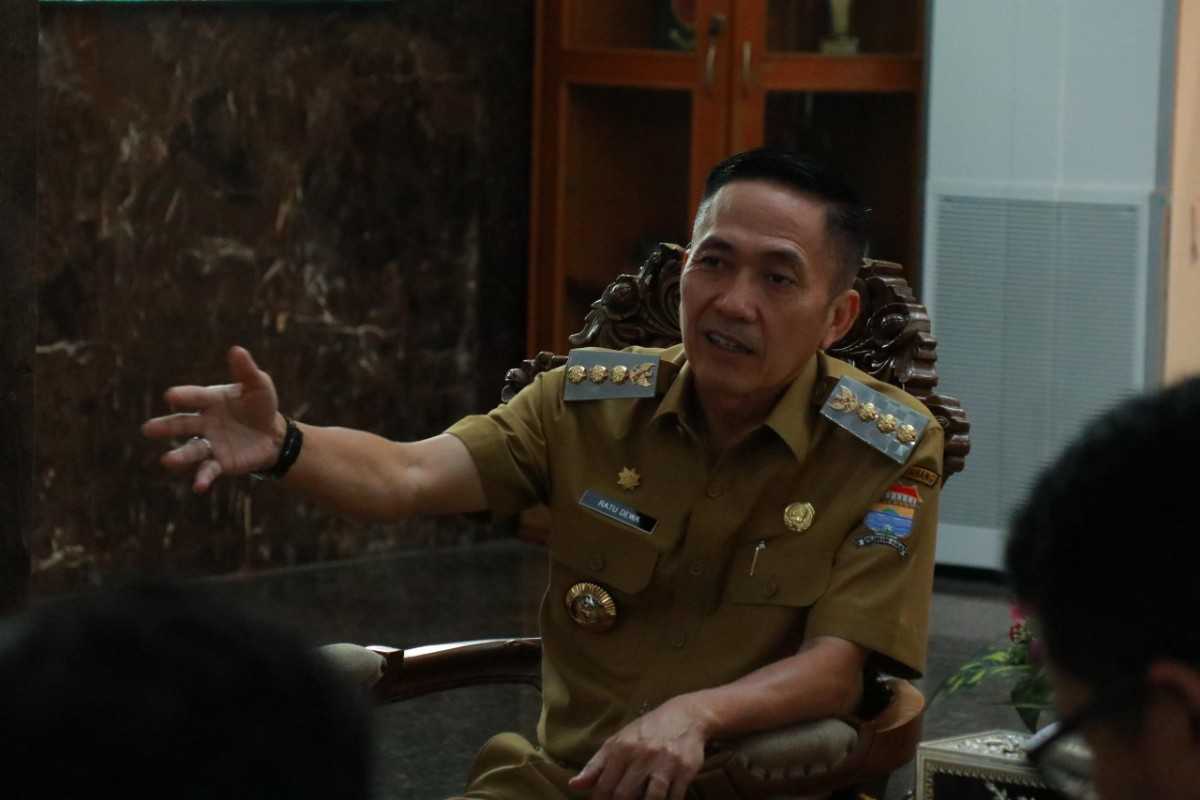 Walikota Palembang, Ratu Dewa saat bertemu pimpinan PLN Palembang, Selasa (25/3/2025). Foto: Kominfo Palembang.