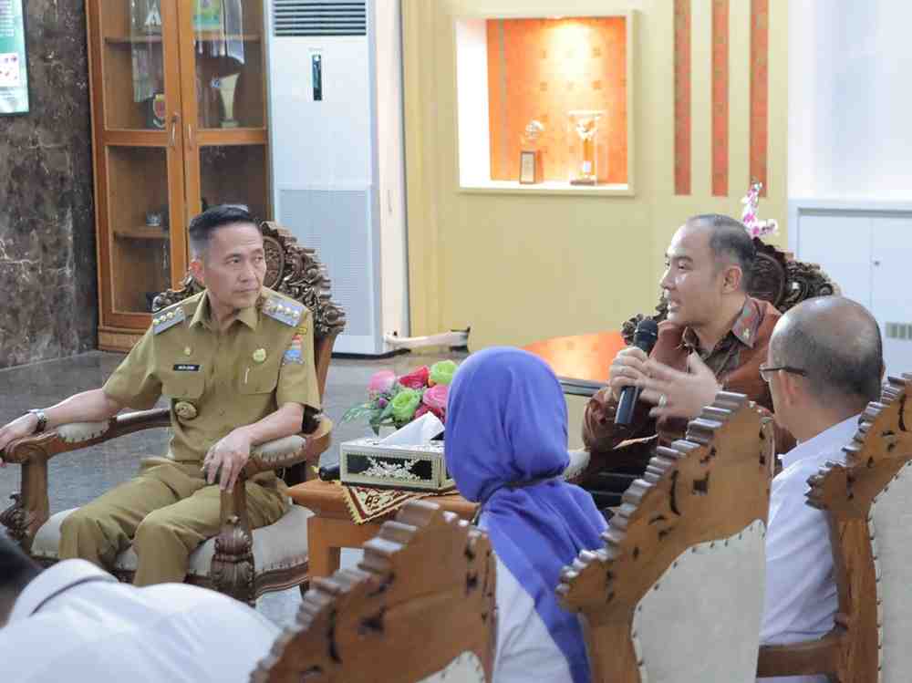 Walikota Palembang saat menerima audiensi BPS Kota Palembang. Foto: Kominfo Palembang.