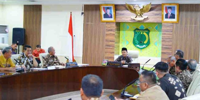 Wabup Muba, Rohman memimpin rapat bersama kepala OPD, dalam rangka sinkronisasi kegiatan pembangunan, Jumat (7/3/2025).Foto: Kominfo Muba.