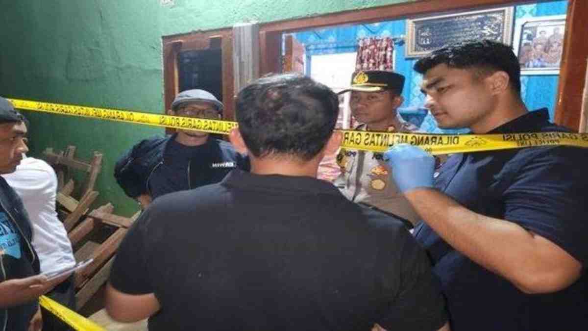 Kapolres Mura, AKBP Andi Supriadi memimpin langsung penemuna lima warga yang keracunan, Jumat (28/2/2025). Foto: IST