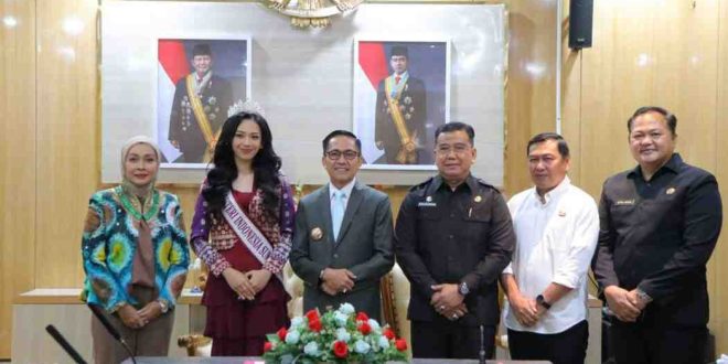 Putri Indonesia Sumsel, Salma bersilaturrahim ke Walikota Palembang, Ratu Dewa, Rabu (5/3/2025). Foto: Kominfo Palembang.